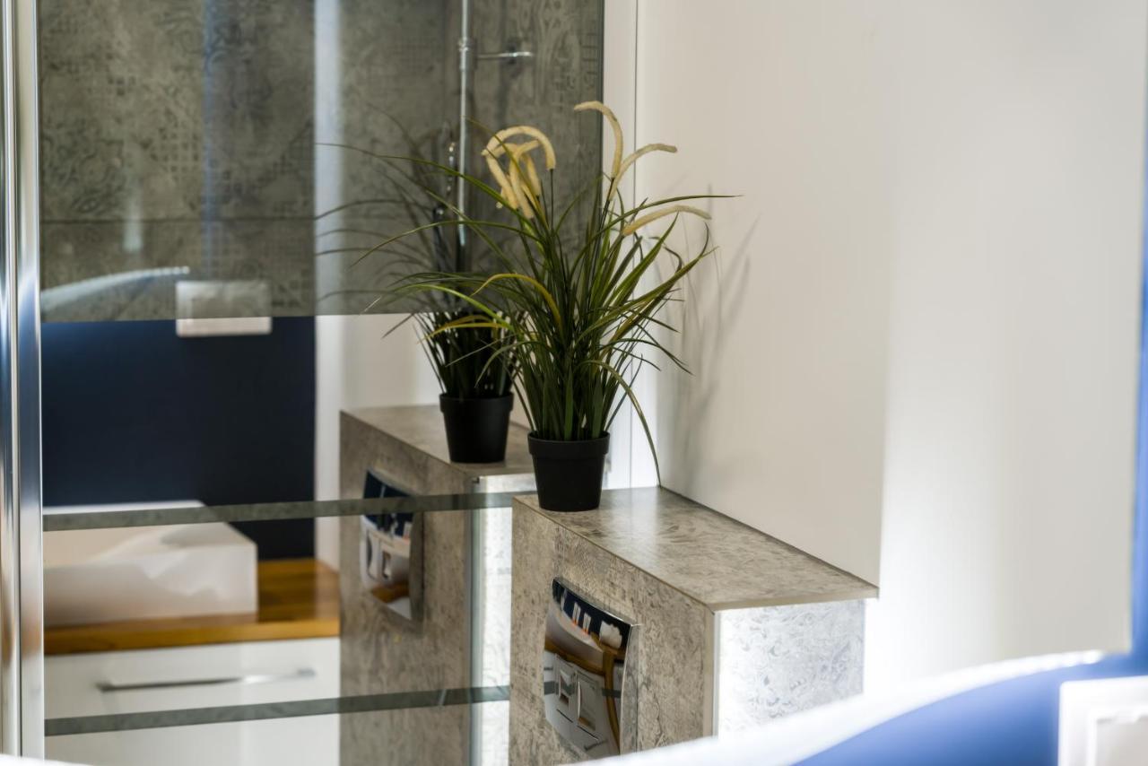 Villa Venecja Apartment Chwaliszewo With Free Garage City Center By Noclegi Renters Poznań Extérieur photo